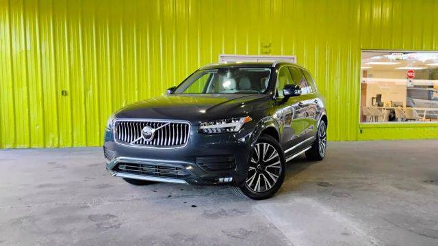 2021 Volvo XC90 Momentum FWD photo