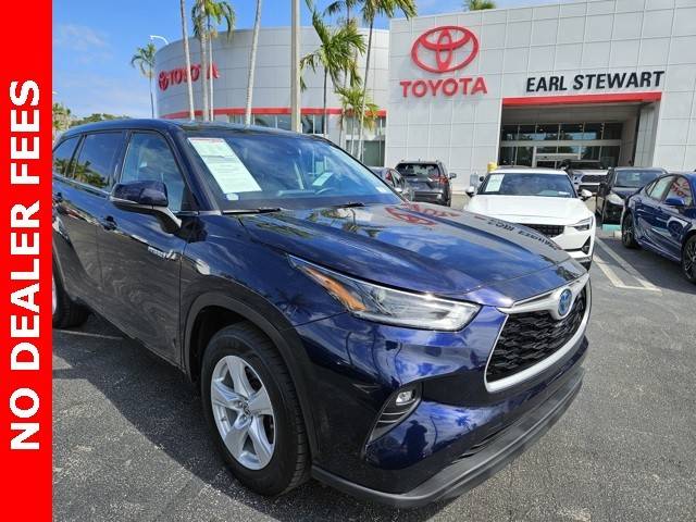 2021 Toyota Highlander Hybrid LE FWD photo