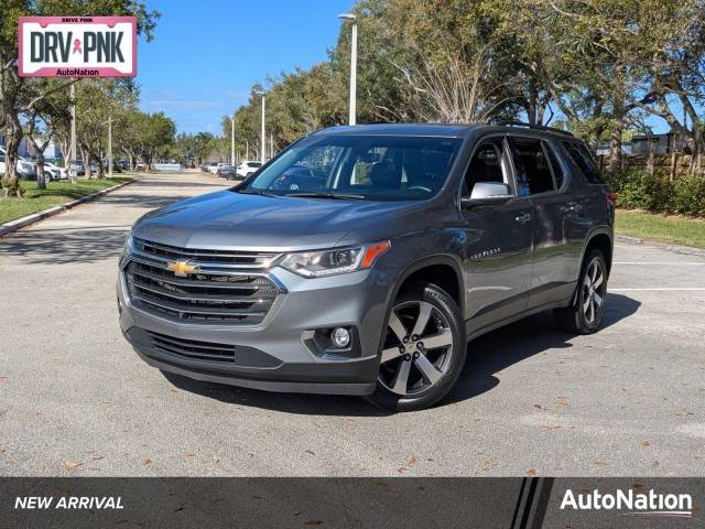 2021 Chevrolet Traverse LT Leather FWD photo