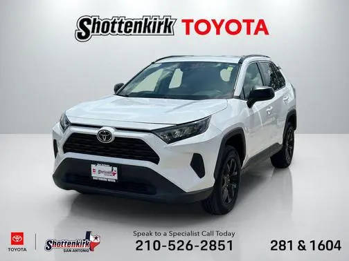 2021 Toyota RAV4 LE FWD photo