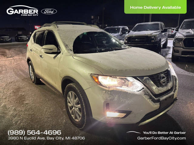 2017 Nissan Rogue SV FWD photo