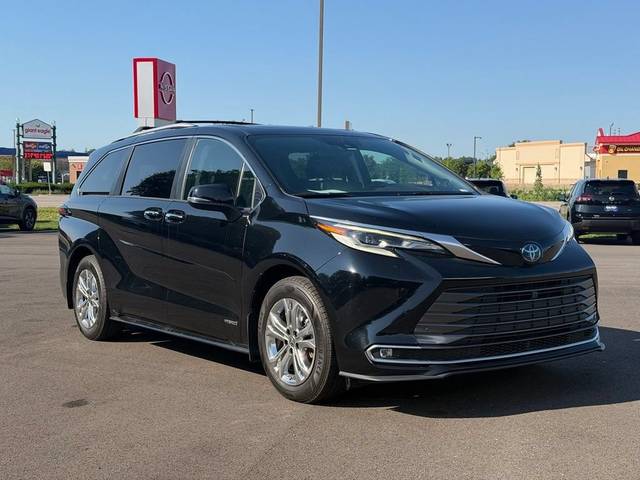 2021 Toyota Sienna Platinum AWD photo
