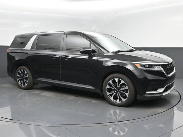 2022 Kia Carnival EX FWD photo