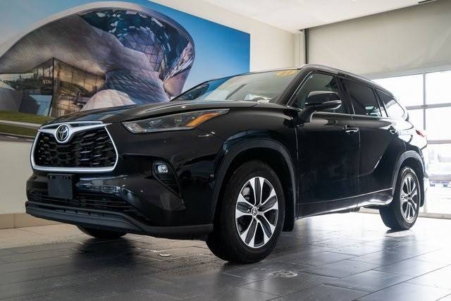 2021 Toyota Highlander XLE AWD photo