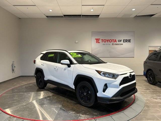 2021 Toyota RAV4 XLE AWD photo