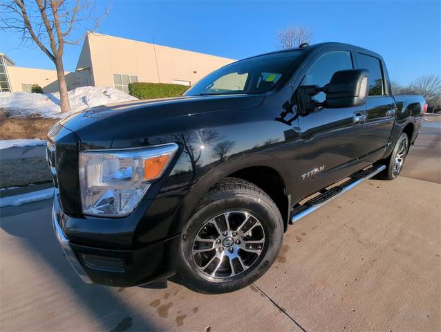 2021 Nissan Titan SV 4WD photo