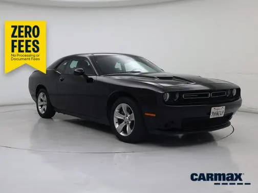 2021 Dodge Challenger SXT RWD photo