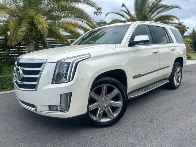 2015 Cadillac Escalade Luxury 4WD photo