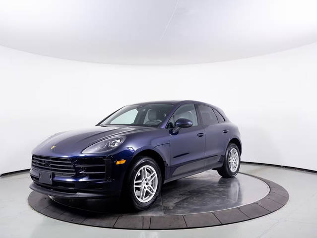 2021 Porsche Macan  AWD photo