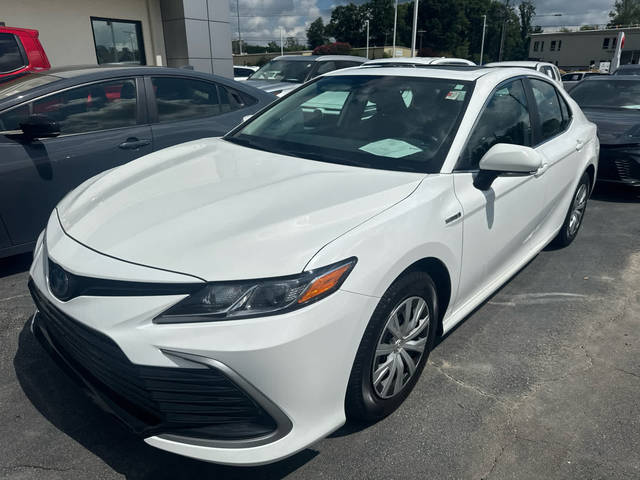 2021 Toyota Camry Hybrid LE FWD photo