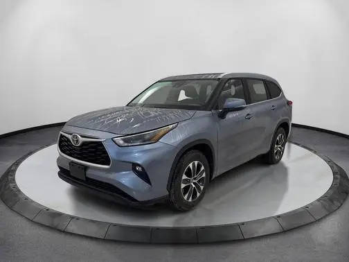 2021 Toyota Highlander XLE FWD photo