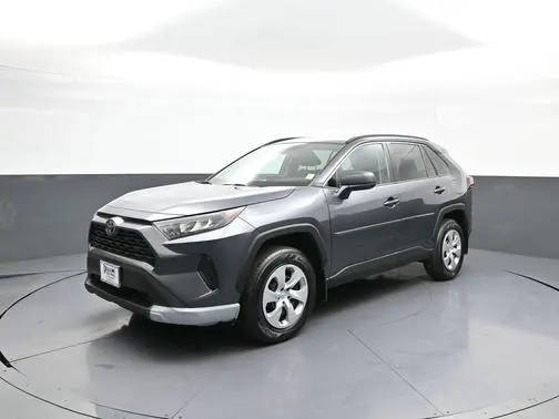 2021 Toyota RAV4 LE AWD photo