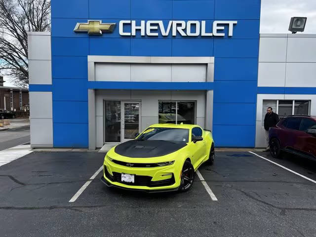 2021 Chevrolet Camaro 1SS RWD photo