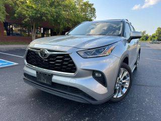 2021 Toyota Highlander Limited FWD photo