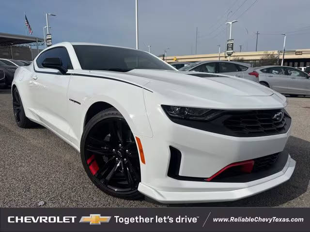 2021 Chevrolet Camaro LT1 RWD photo