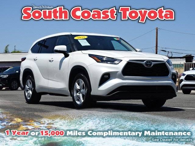 2021 Toyota Highlander LE FWD photo