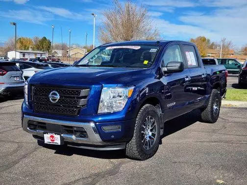 2021 Nissan Titan SV 4WD photo