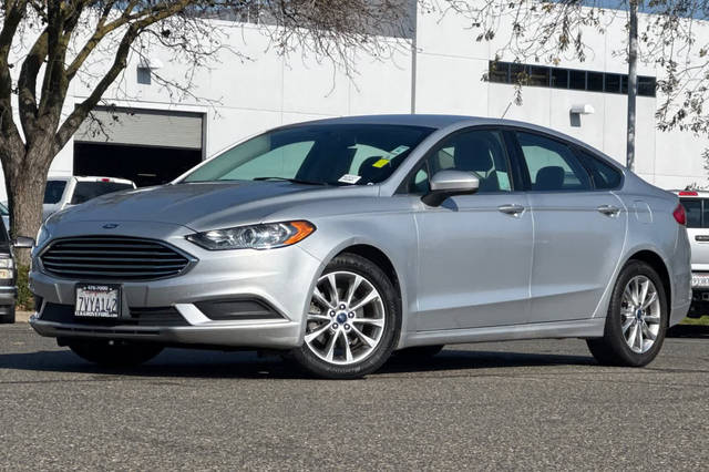2017 Ford Fusion SE FWD photo