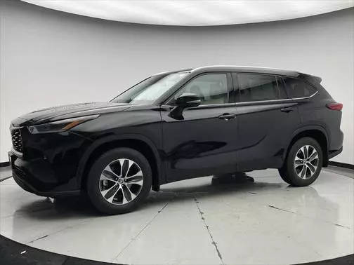 2021 Toyota Highlander XLE AWD photo