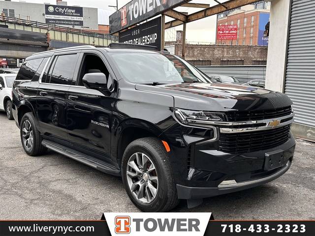 2021 Chevrolet Suburban LT 4WD photo
