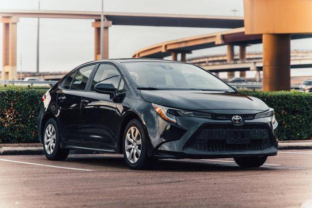 2020 Toyota Corolla LE FWD photo