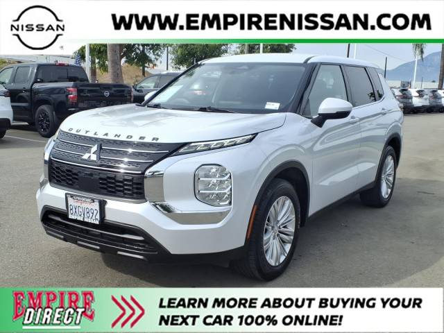 2022 Mitsubishi Outlander ES FWD photo