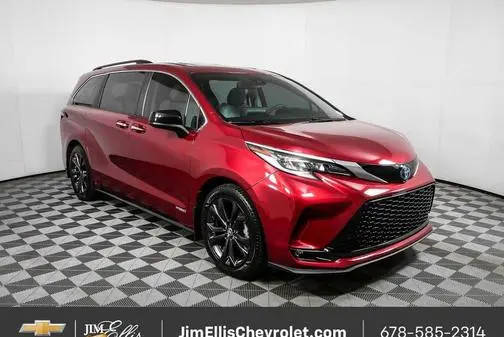 2021 Toyota Sienna XSE FWD photo