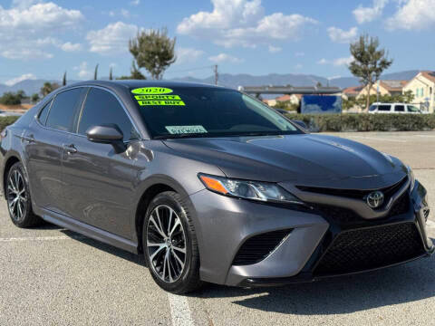 2020 Toyota Camry SE FWD photo