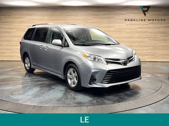 2019 Toyota Sienna LE FWD photo