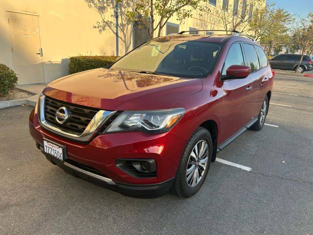 2017 Nissan Pathfinder S FWD photo