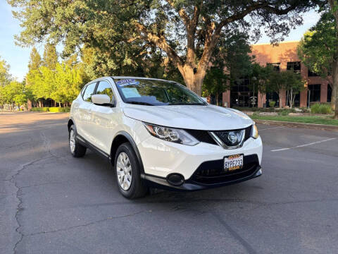 2018 Nissan Rogue Sport S FWD photo