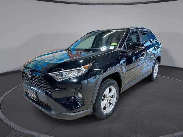2021 Toyota RAV4 XLE AWD photo