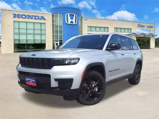 2021 Jeep Grand Cherokee L Altitude 4WD photo