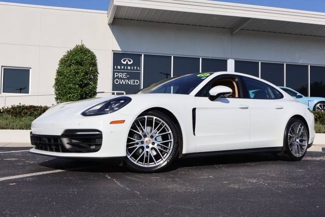 2021 Porsche Panamera  RWD photo