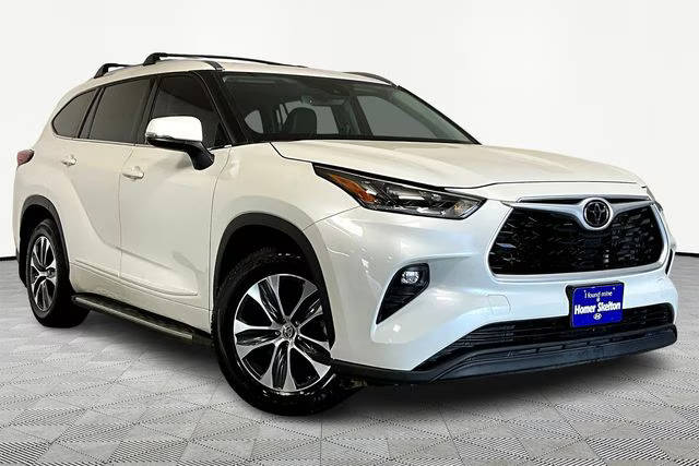 2021 Toyota Highlander XLE FWD photo