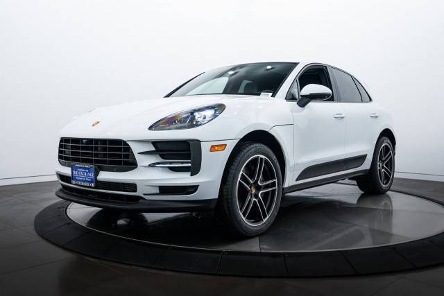 2021 Porsche Macan  AWD photo