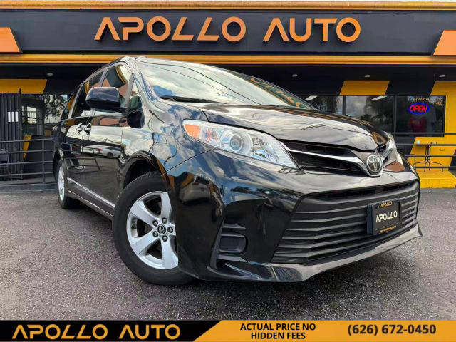 2020 Toyota Sienna LE FWD photo