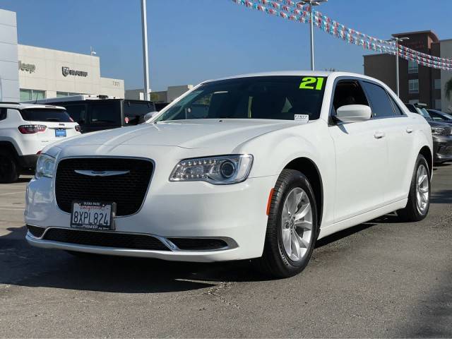 2021 Chrysler 300 Touring RWD photo