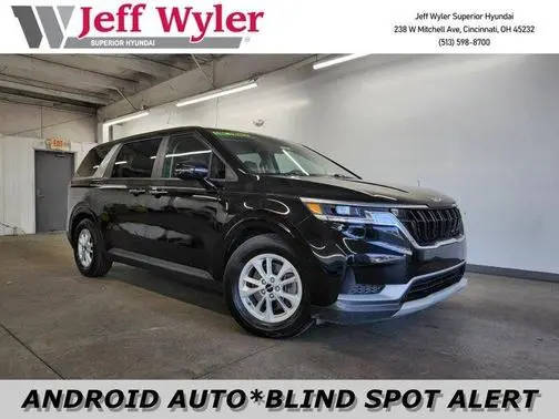 2022 Kia Carnival LXS FWD photo