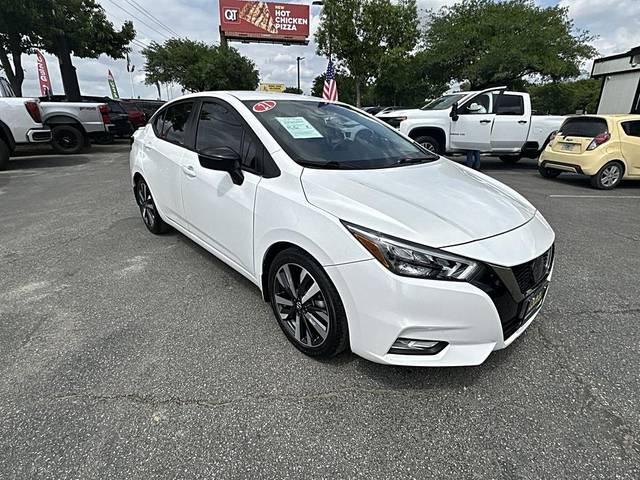 2021 Nissan Versa SR FWD photo