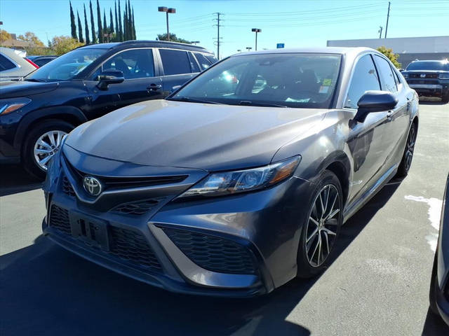 2021 Toyota Camry SE FWD photo