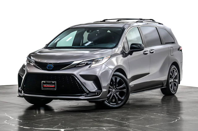 2021 Toyota Sienna XSE FWD photo