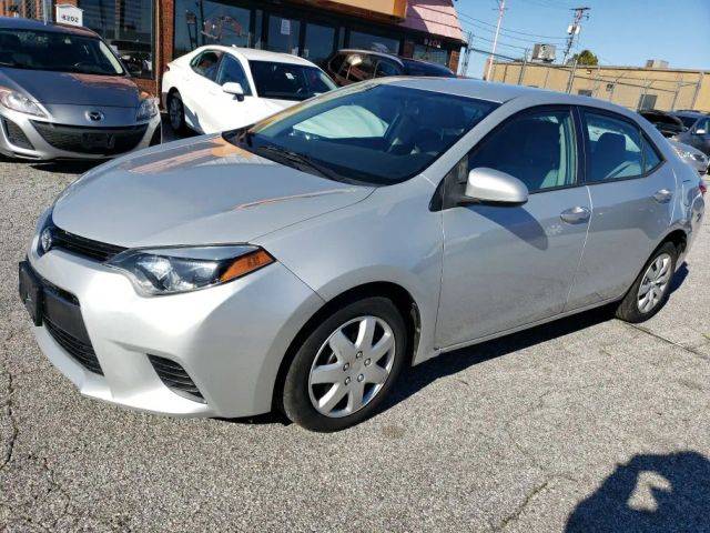 2015 Toyota Corolla LE FWD photo