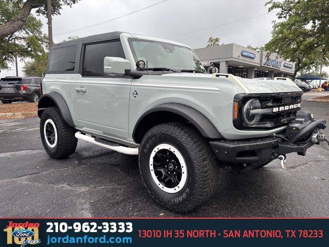 2021 Ford Bronco 2 Door Outer Banks 4WD photo