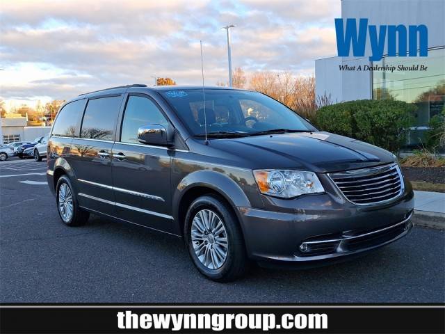 2015 Chrysler Town and Country Touring-L FWD photo