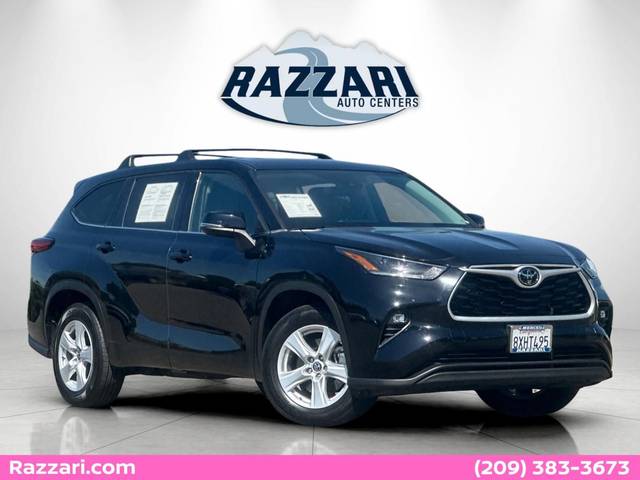 2021 Toyota Highlander LE FWD photo