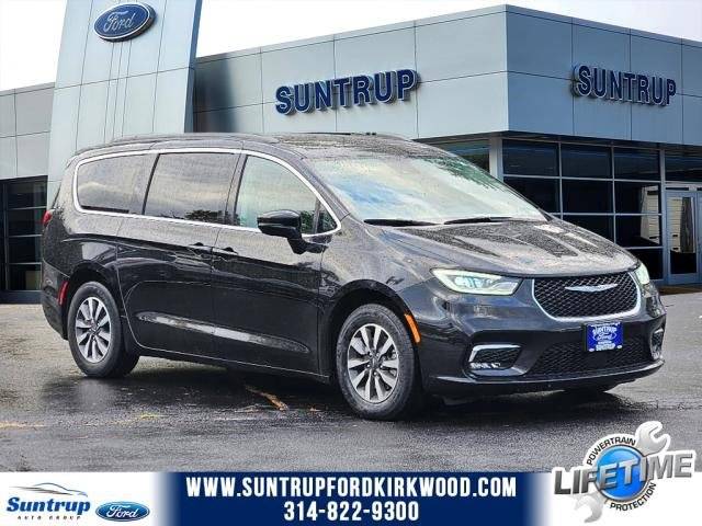 2021 Chrysler Pacifica Minivan Hybrid Touring FWD photo