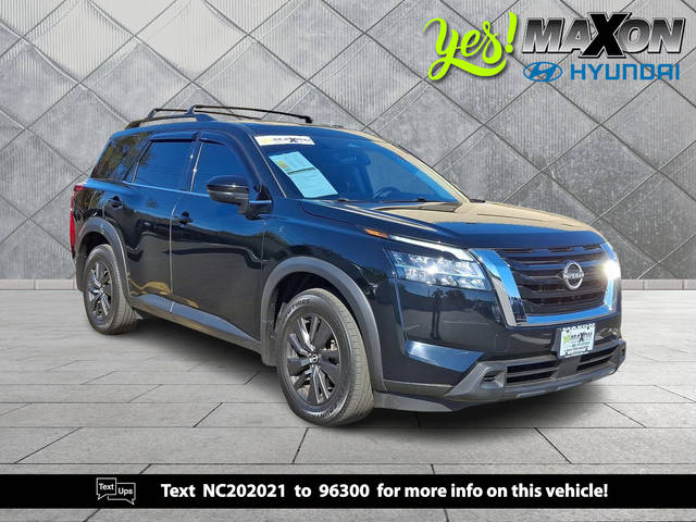 2022 Nissan Pathfinder SV 4WD photo