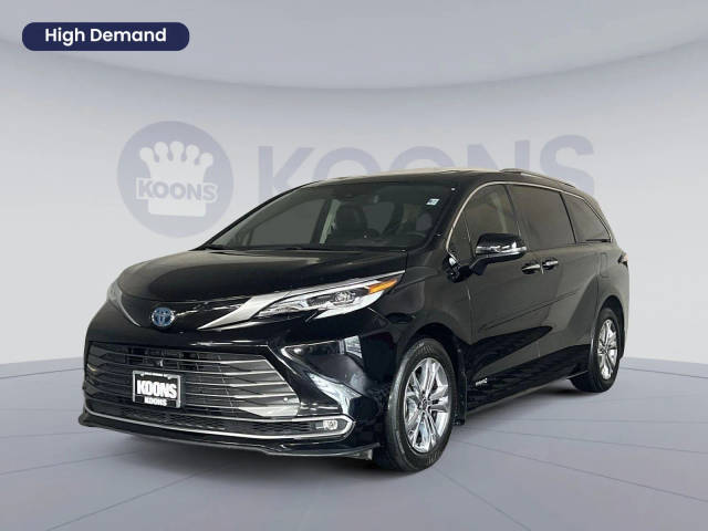 2021 Toyota Sienna Platinum AWD photo