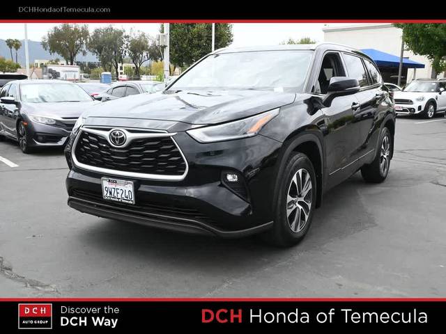 2021 Toyota Highlander XLE FWD photo